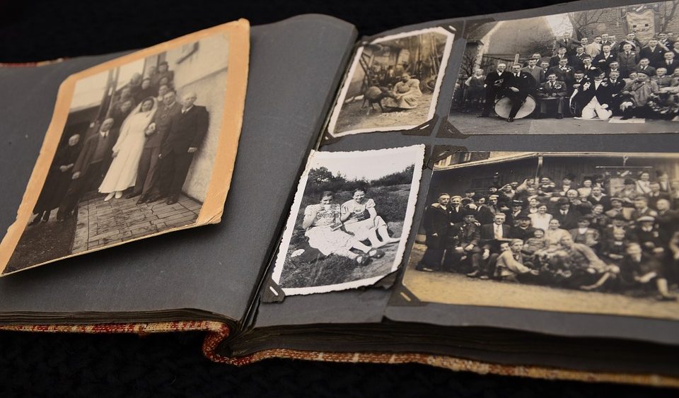 photo-album-631084_960_720